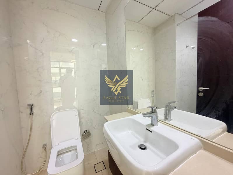 Bright & Spacious 2 BHK | Top Amenities City View - Image 10