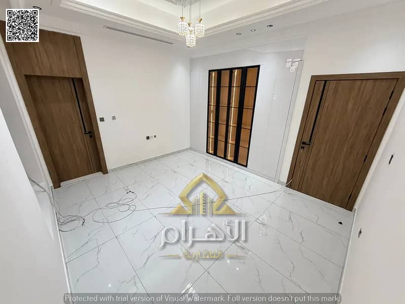 16 835360119-1066x800. webp