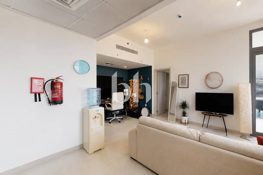 3 images image img