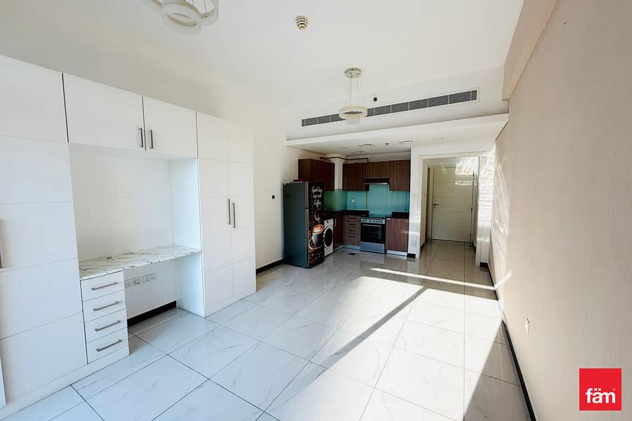 Infront of Mall | Spacious Unit | Vacant Infront of Mall | Spacious Unit | Vacant