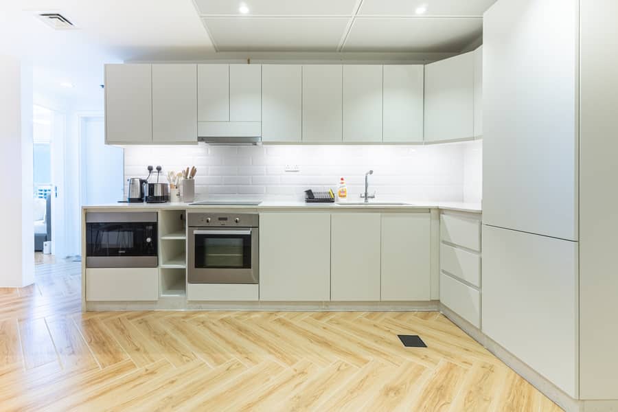 6 Kitchen 2. jpg