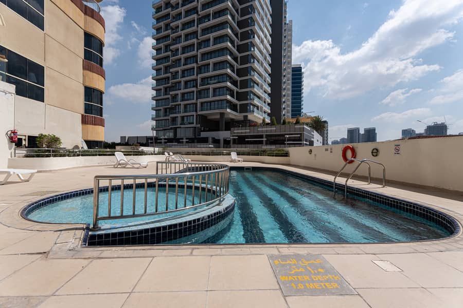 18 Swimming Pool 1. jpg