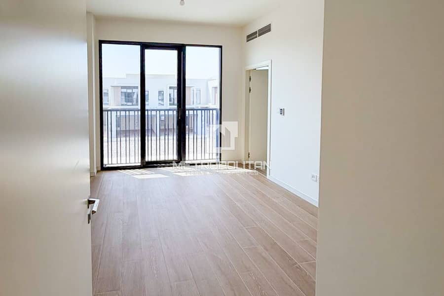 Spacious Layout | Green Community | Large Layout Spacious Layout | Green Community | Large Layout
