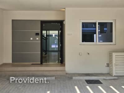 3 Camere Townhouse in Vendita a DAMAC Hills 2 (Akoya by DAMAC), Dubai - Villetta a schiera a DAMAC Hills 2 (Akoya by DAMAC)，Camelia, 3 camere da letto, 1800000 AED - 15617067