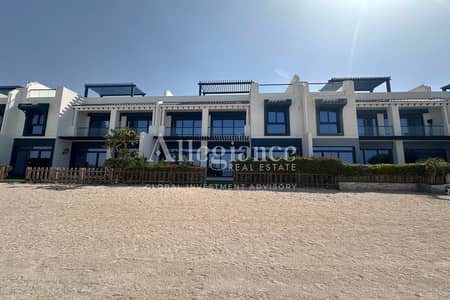 5 Bedroom Villa for Rent in Palm Jumeirah, Dubai - Burj Al Arab Facing | Beachfront | 5BR Villa