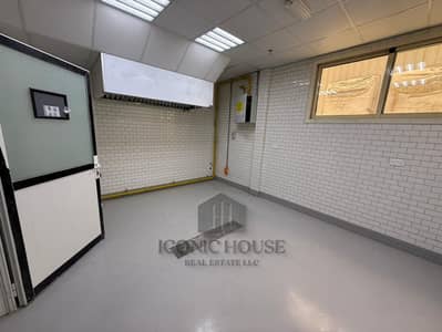 Shop for Rent in Al Quoz, Dubai - WhatsApp Image 2026-05-12 at 17.20. 37 (2). jpeg Shop for Rent in Al Quoz, Dubai - WhatsApp Image 2026-05-12 at 17.20. 37 (2). jpeg