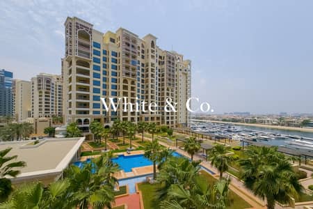 2 Bedroom Flat for Sale in Palm Jumeirah, Dubai - Beautiful Upgrades | Furnished | Sea View 2 Bedroom Flat for Sale in Palm Jumeirah, Dubai - Beautiful Upgrades | Furnished | Sea View