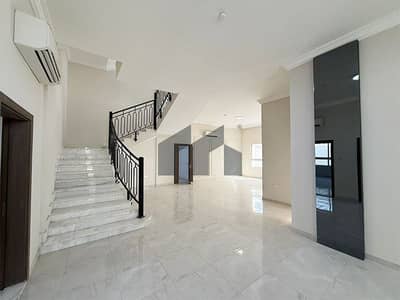 6 habitaciones Villa para en Alquiler en Madinat Zayed, Abu Dhabi - Villa en Madinat Zayed, 6 dormitorios, 270000 AED - 15619267
