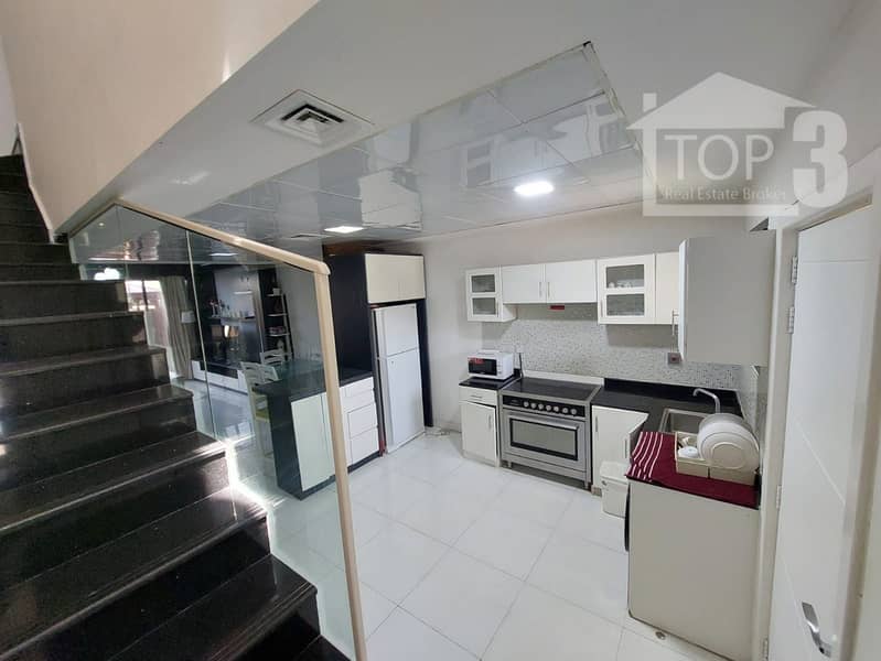 6 kitchen stairway . jpeg