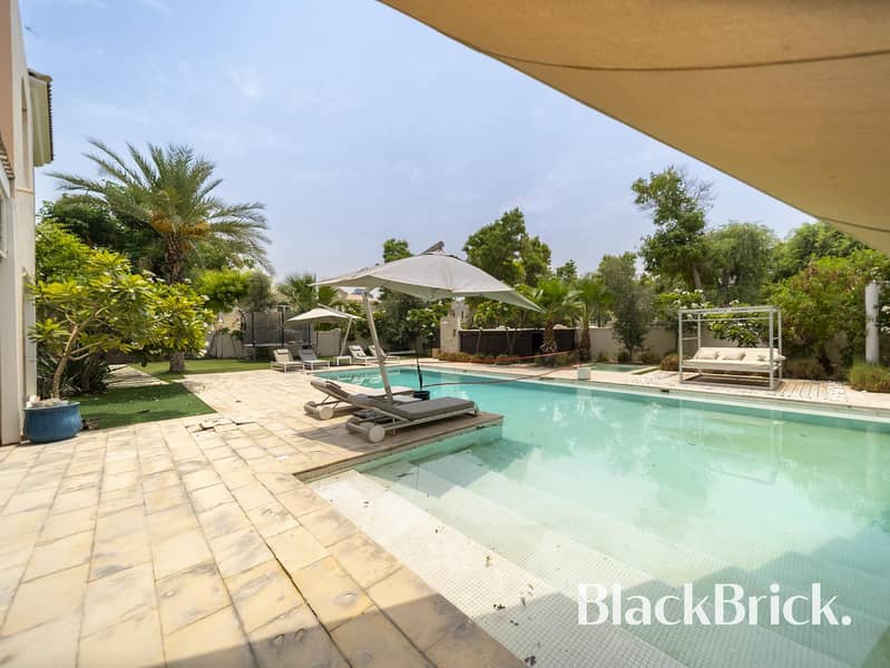 Maximum Privacy - Corner Plot - Owner Occupied Maximum Privacy - Corner Plot - Owner Occupied