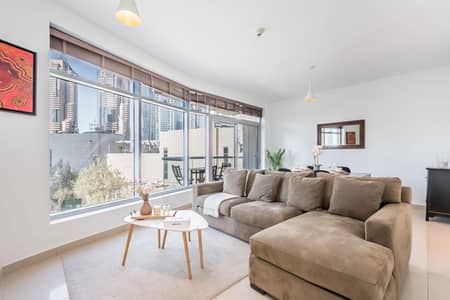 2 Schlafzimmer Wohnung zum zur Miete in Dubai Marina, Dubai - Living 1. jpg
