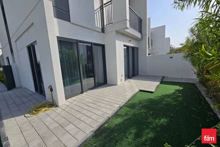4 Bedroom Townhouse for Rent in Dubailand, Dubai - Bright & Spacious 4BR | Close to Amenities 4 Bedroom Townhouse for Rent in Dubailand, Dubai - Bright & Spacious 4BR | Close to Amenities