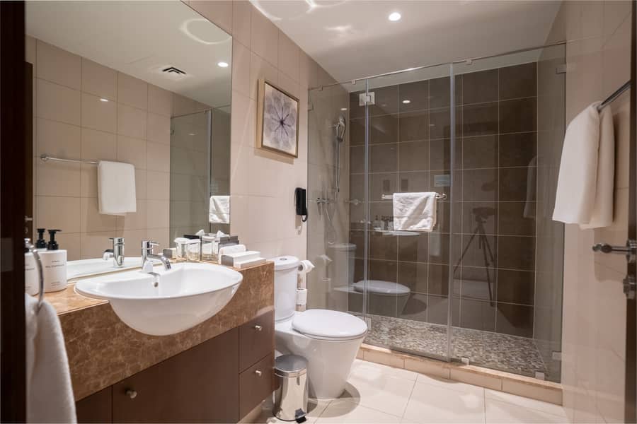 6 Bathroom 5. JPG