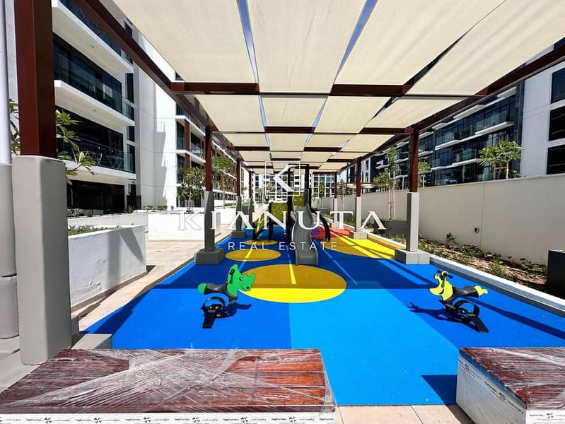 VACANT | POOL COMMUNITY VIEW | PRIME LOCATION - Image 9