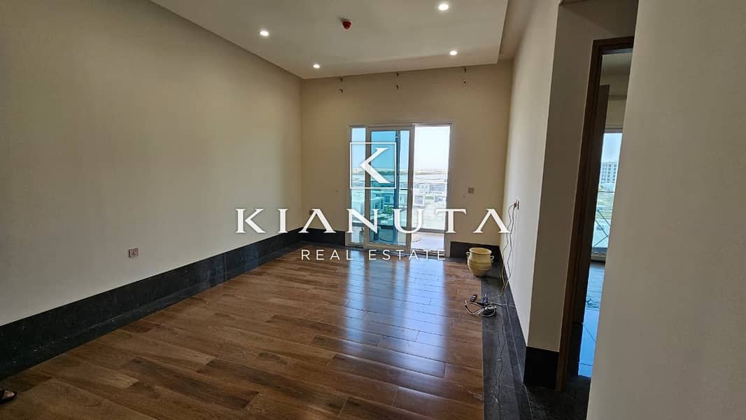 SPACIOUS | OPEN VIEW | READY TO MOVE | FAMILY