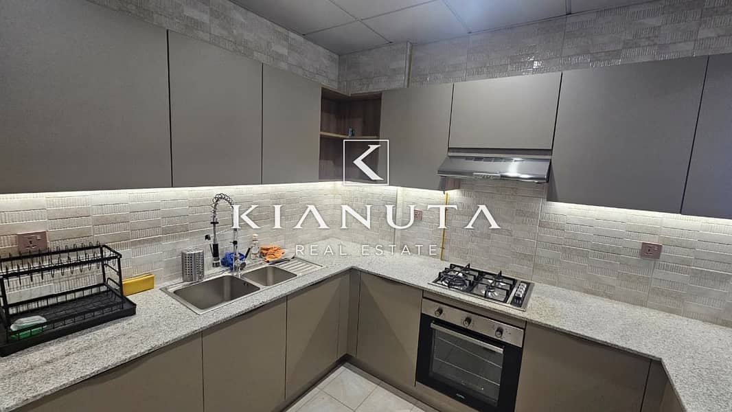 SPACIOUS | OPEN VIEW | READY TO MOVE | FAMILY