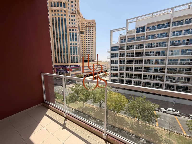 Bright 1BR | Modern Living | Prime DSO - Image 7