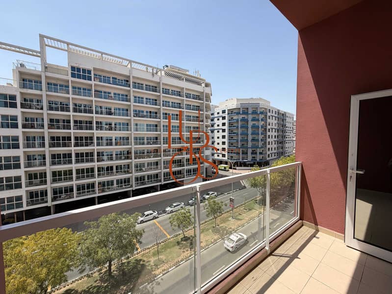 Bright 1BR | Modern Living | Prime DSO - Image 8