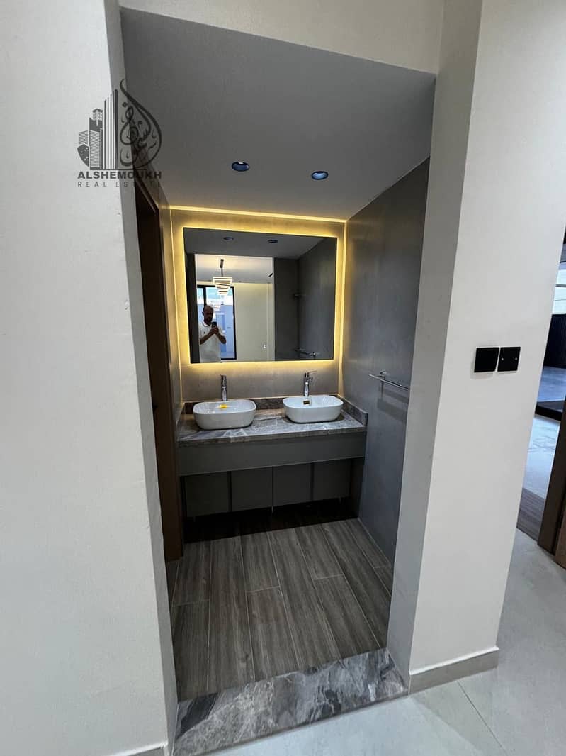 13 687dd178-adbc-41bd-9d34-746e0213179f. jpg