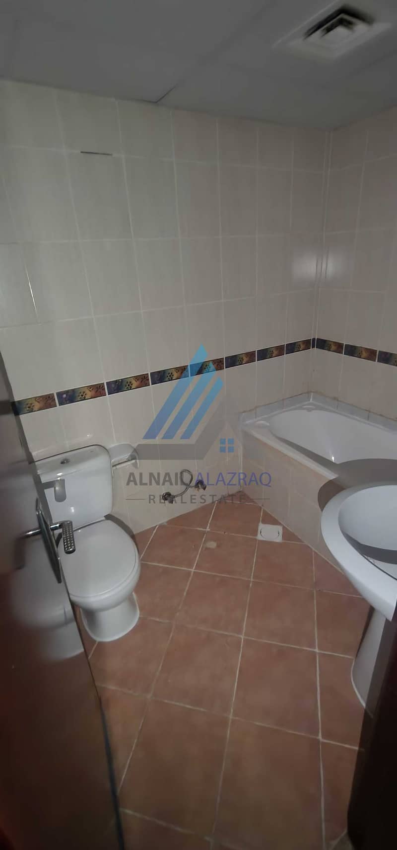 8 1000292883. jpg