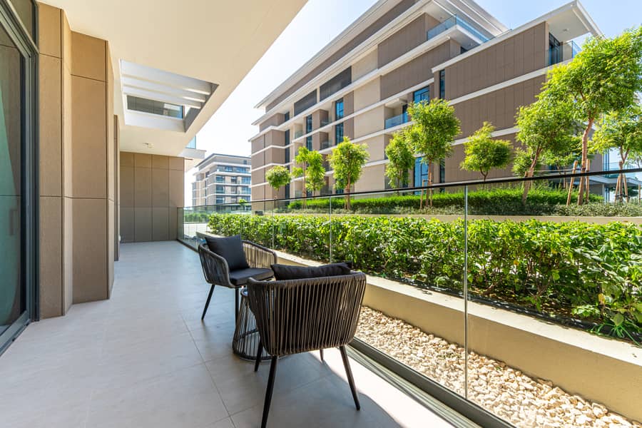 8 Balcony 1. jpg
