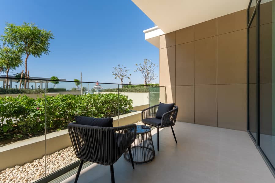 10 Balcony 2. jpg