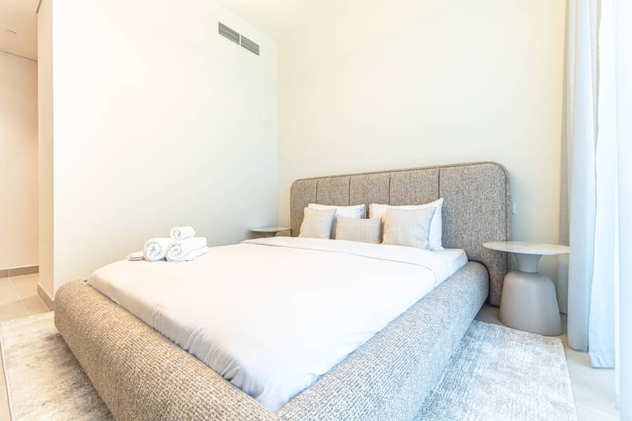 12 Bed 2.2. jpg