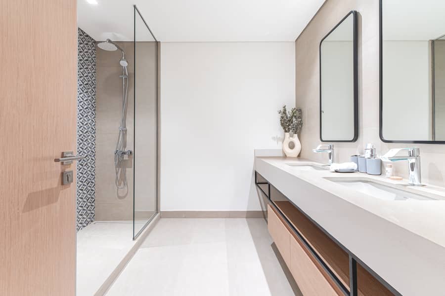 19 Washroom 2.1. jpg
