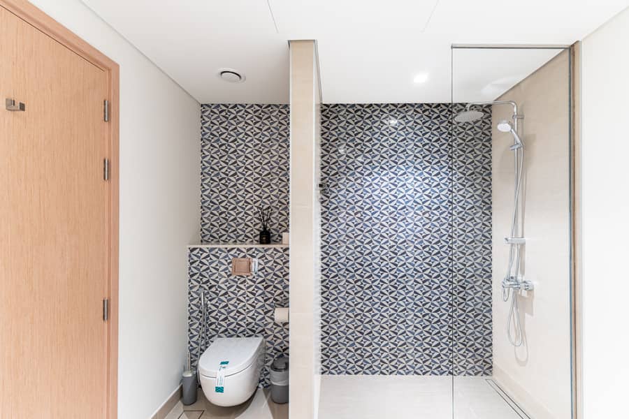 22 Washroom 2.2. jpg