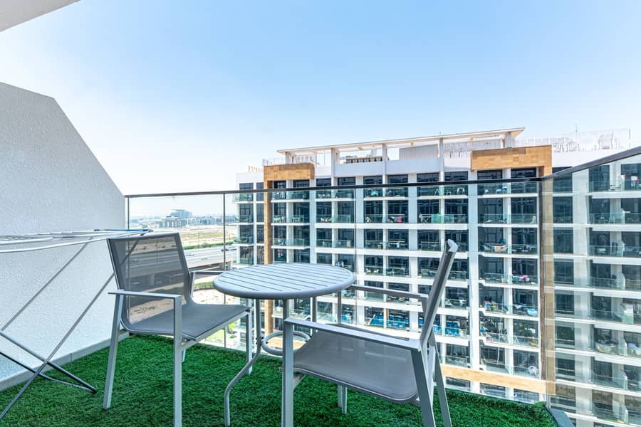 5 Balcony 1. jpg