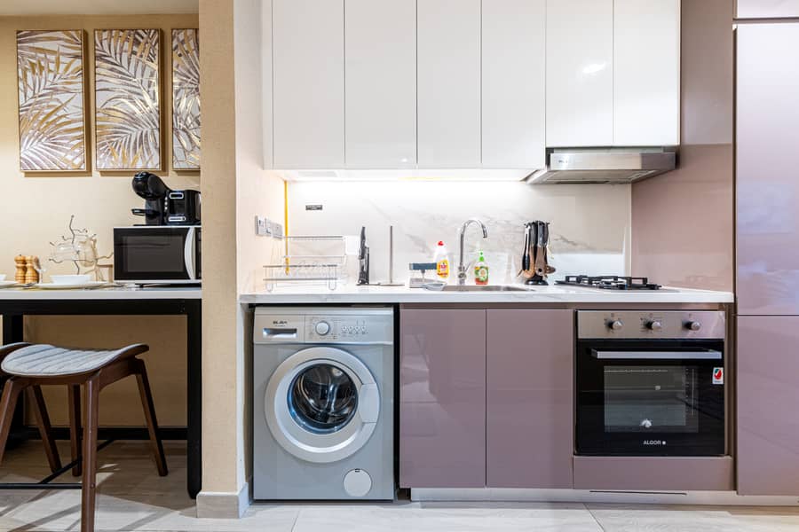 9 Kitchen 3. jpg