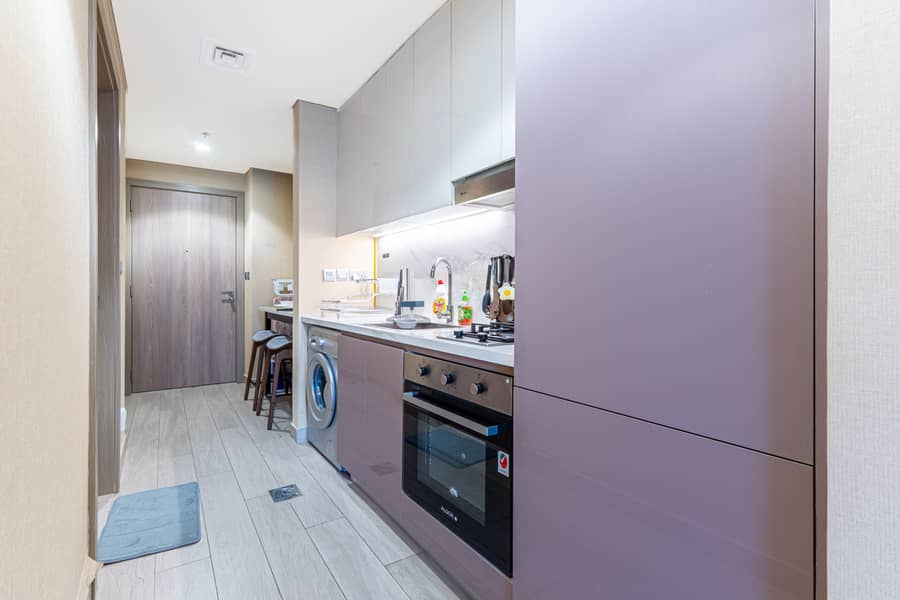 10 Kitchen 1. jpg