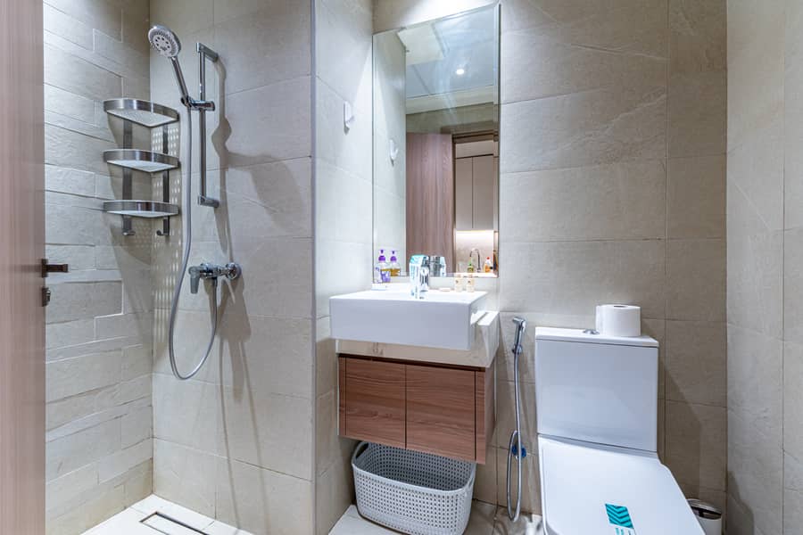 13 Washroom 2. jpg