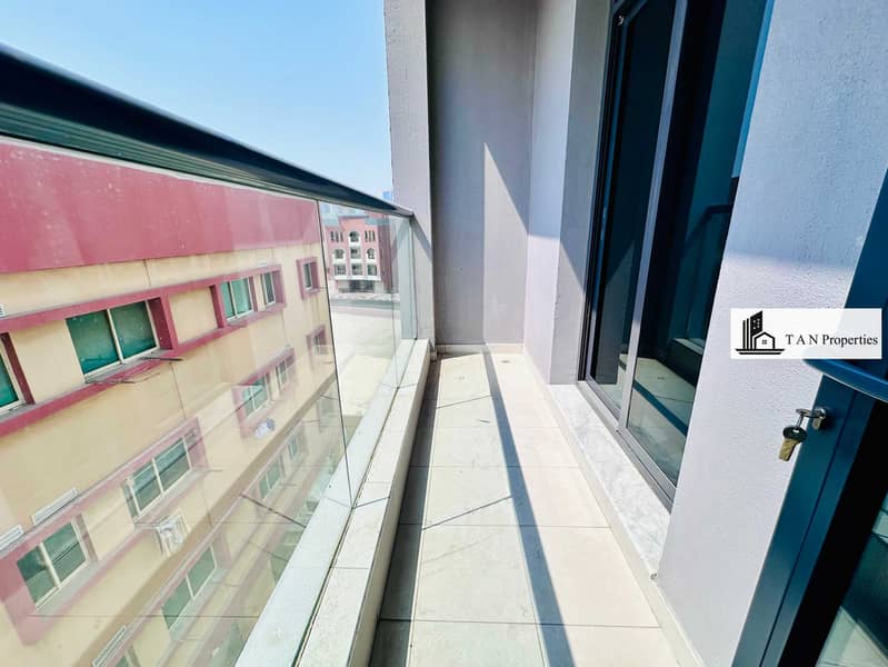 21 Days Free | Elegant 1BHK | 6 Cheques possible | Prime Location
