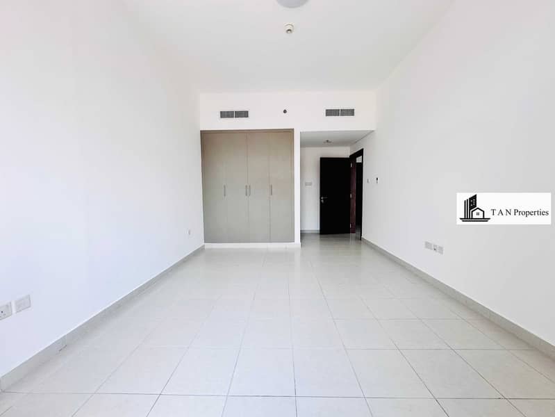 21 Days Free | Elegant 1BHK | 6 Cheques possible | Prime Location - Image 6