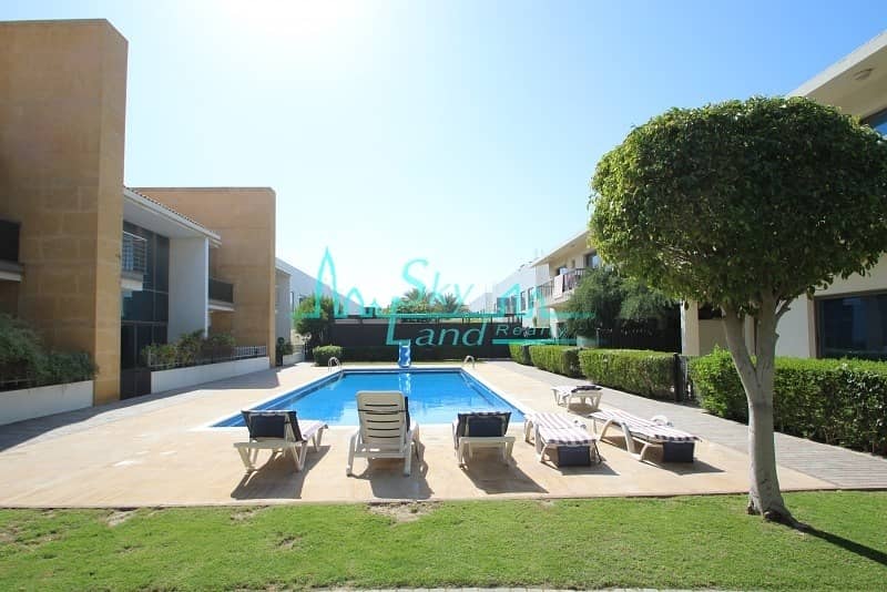 Renovated modern 5 bed with shared pool Umm Suqeim 3