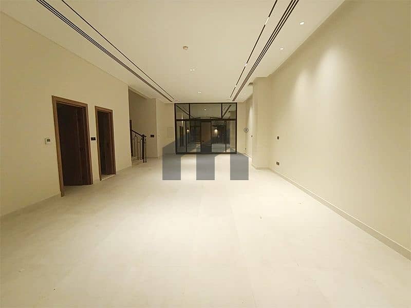 Brand new | Driver’s room | Front & Back yard Brand new | Driver’s room | Front & Back yard
