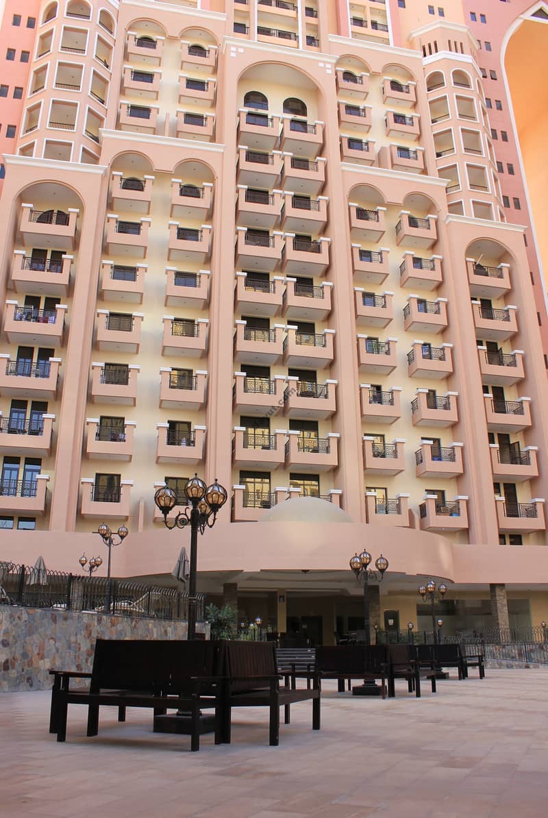 Gate 1 Stdudio with balcony Chiller Free with full facilities Rent 20K 1 Cheq 23K 4 cheq