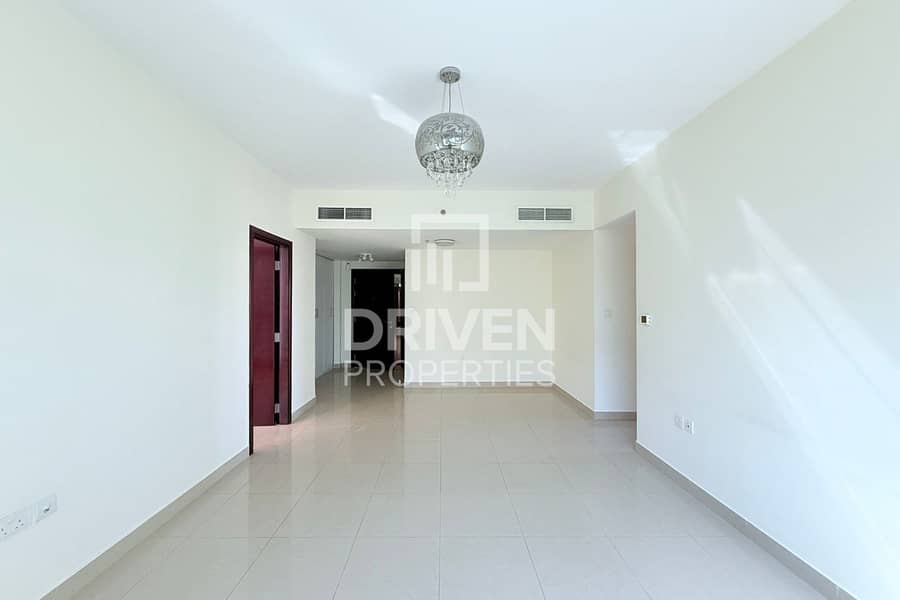 Spacious Layout with Maids and Laundry Rooms Spacious Layout with Maids and Laundry Rooms