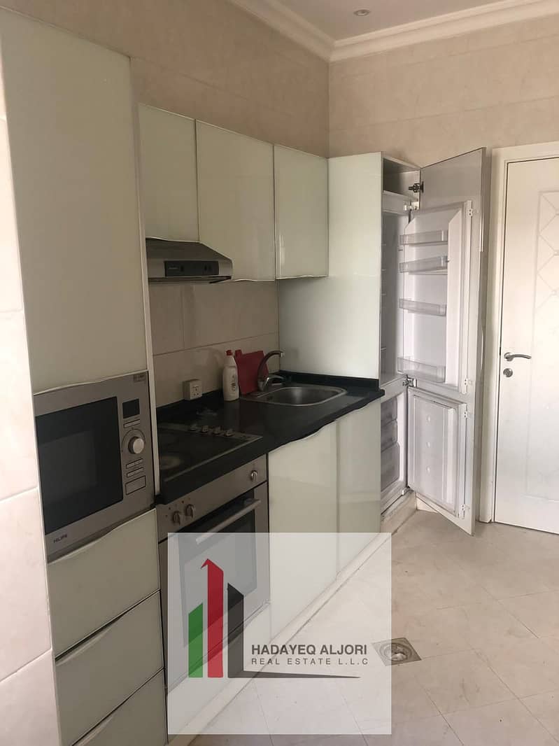 Spacious 4BR Villa | Nad Al Hamar | Covered Parking - Image 16