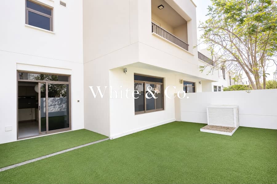 Vacant soon| Close to Pool & Park | Type 2 Vacant soon| Close to Pool & Park | Type 2