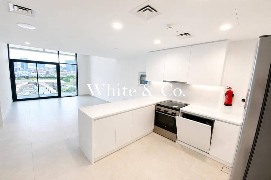 BRAND NEW | VILLA VIEWS | SPACIOUS LAYOUT - Image 2