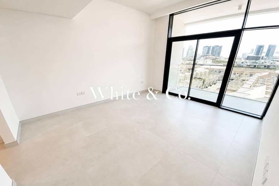 BRAND NEW | VILLA VIEWS | SPACIOUS LAYOUT - Image 1