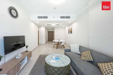 1 Bedroom Apartment for Sale in Business Bay, Dubai - Upgraded | Vacant Soon | High ROI | Canal View.