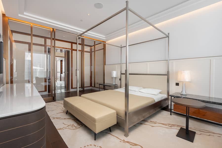 10 6-master bedoom. jpg