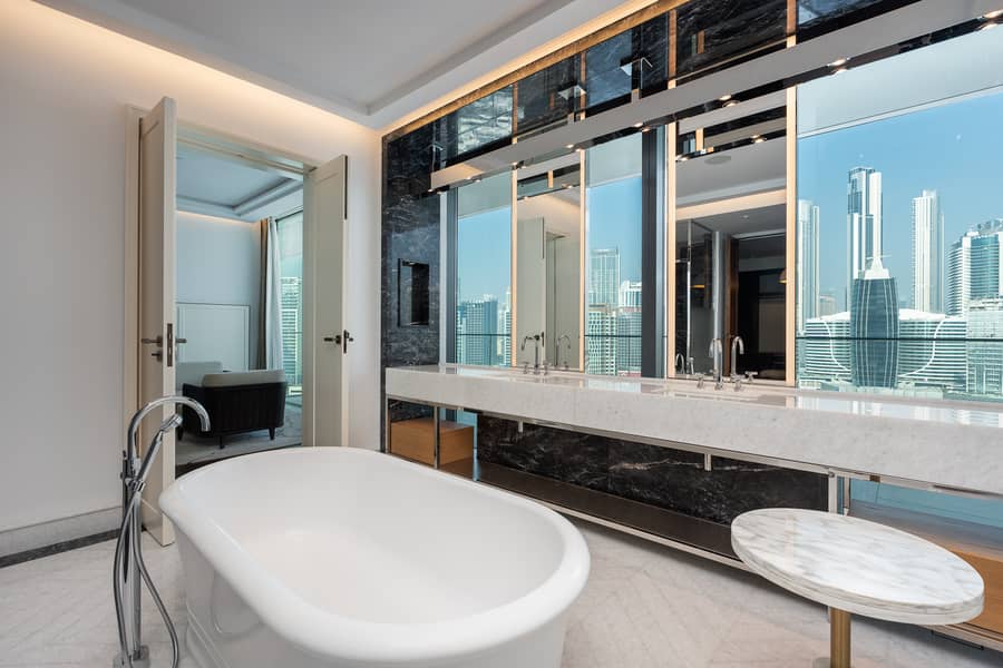 11 7-master bathroom. jpg