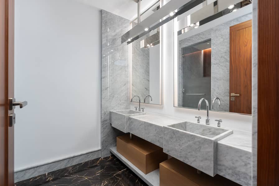 20 14-bathroom 2. jpg