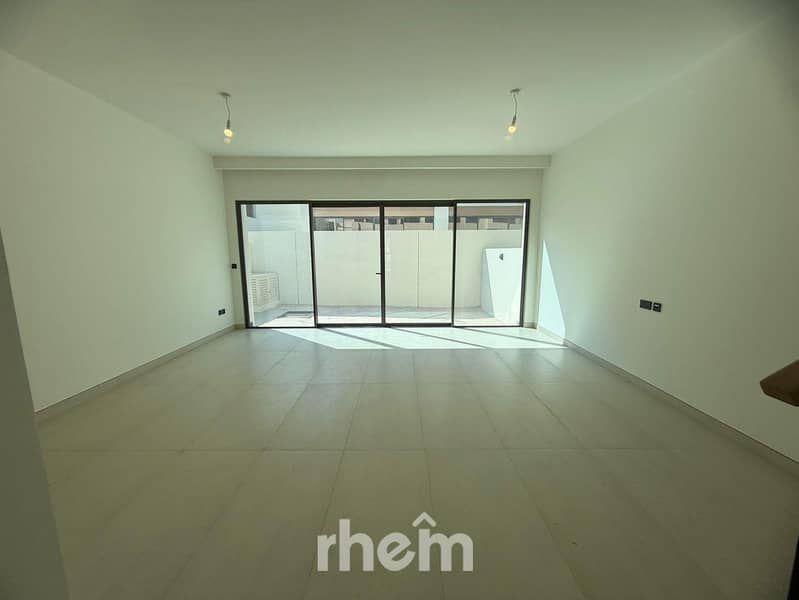 Walking Distance to Lagoon | Handed Over Unit Walking Distance to Lagoon | Handed Over Unit