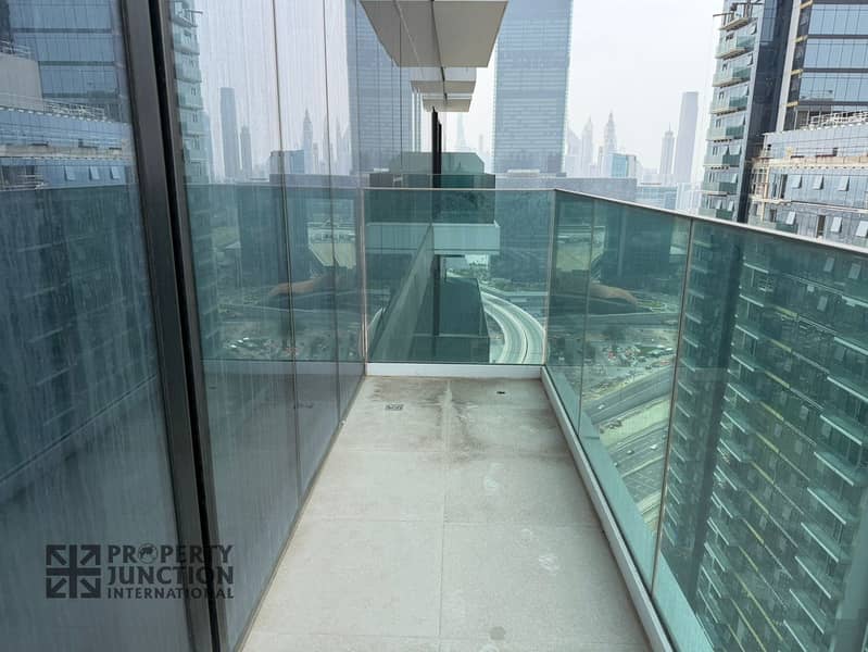 15 balcony. jpg