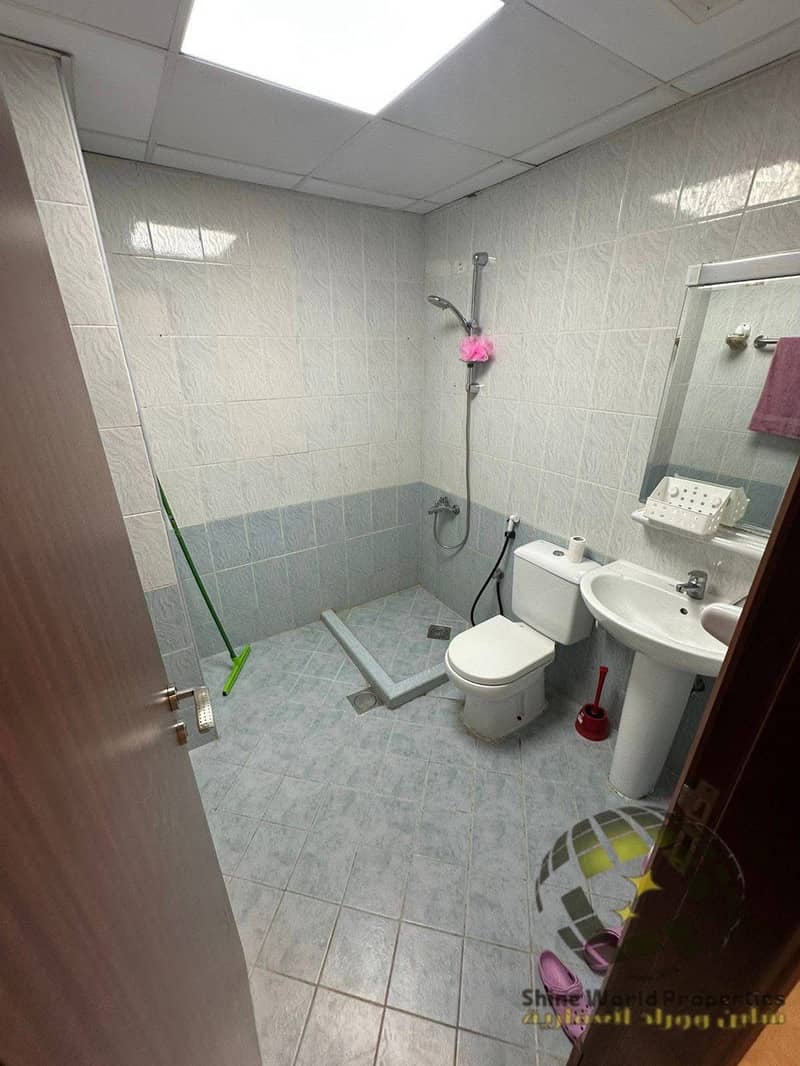 7 4cbb04a1-ba25-4ad3-a61f-c2ffb3a4a2c6. jpg